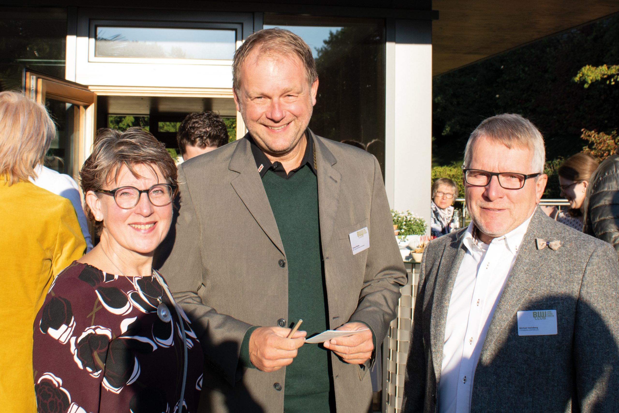 Viola Steinberg mit BWI-Verleger Thomas Rätzke und Michael Steinberg beim BWI-Clubtreffen am 29. September 2022.